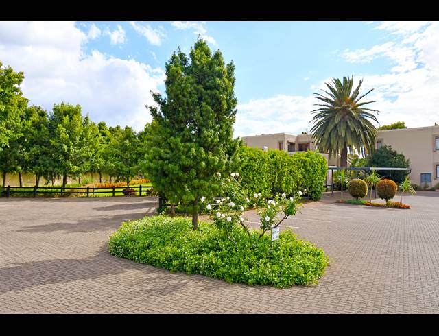2 BEDROOM APARTMENT FOR SALE IN MAGALIESSIG